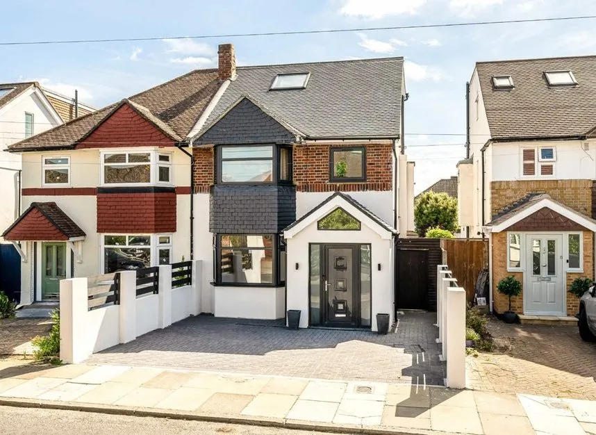 4 bed house for sale — Cranbrook Drive, Twickenham, TW2