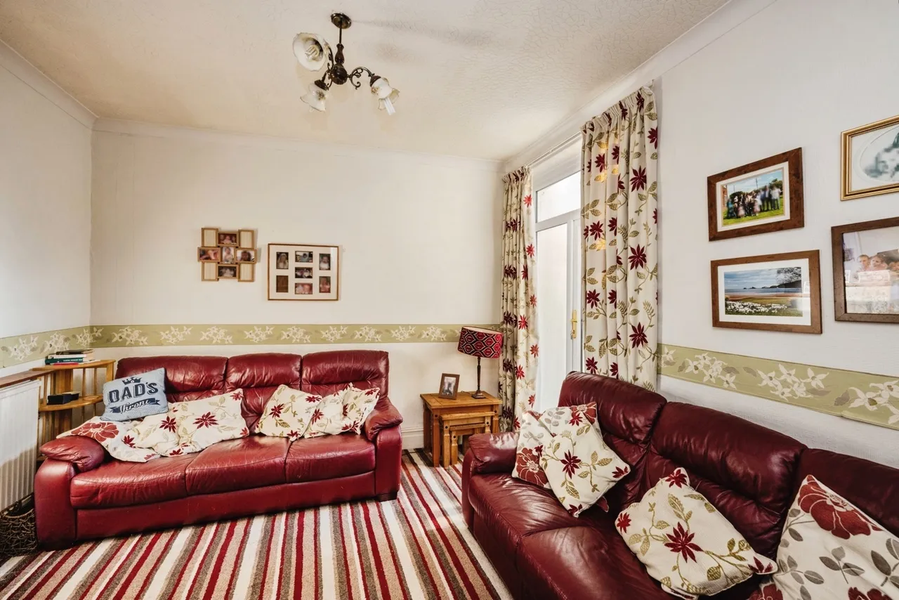 Newton Road, Swansea, SA3, photo 4