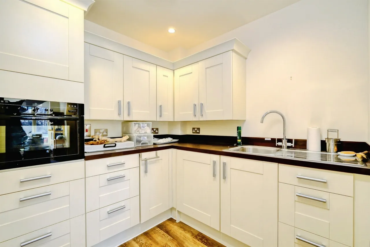 Garnier Drive, Bishopstoke, SO50, photo 3