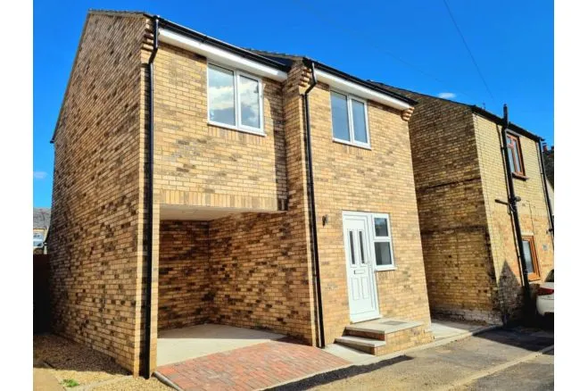 2 bed house for sale — Cross Street, Huntingdon
