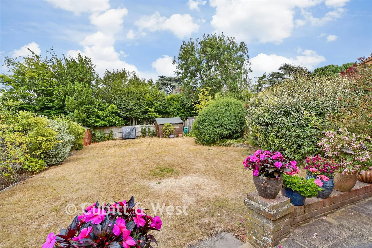 Grange Meadow, Banstead, SM7, photo 2