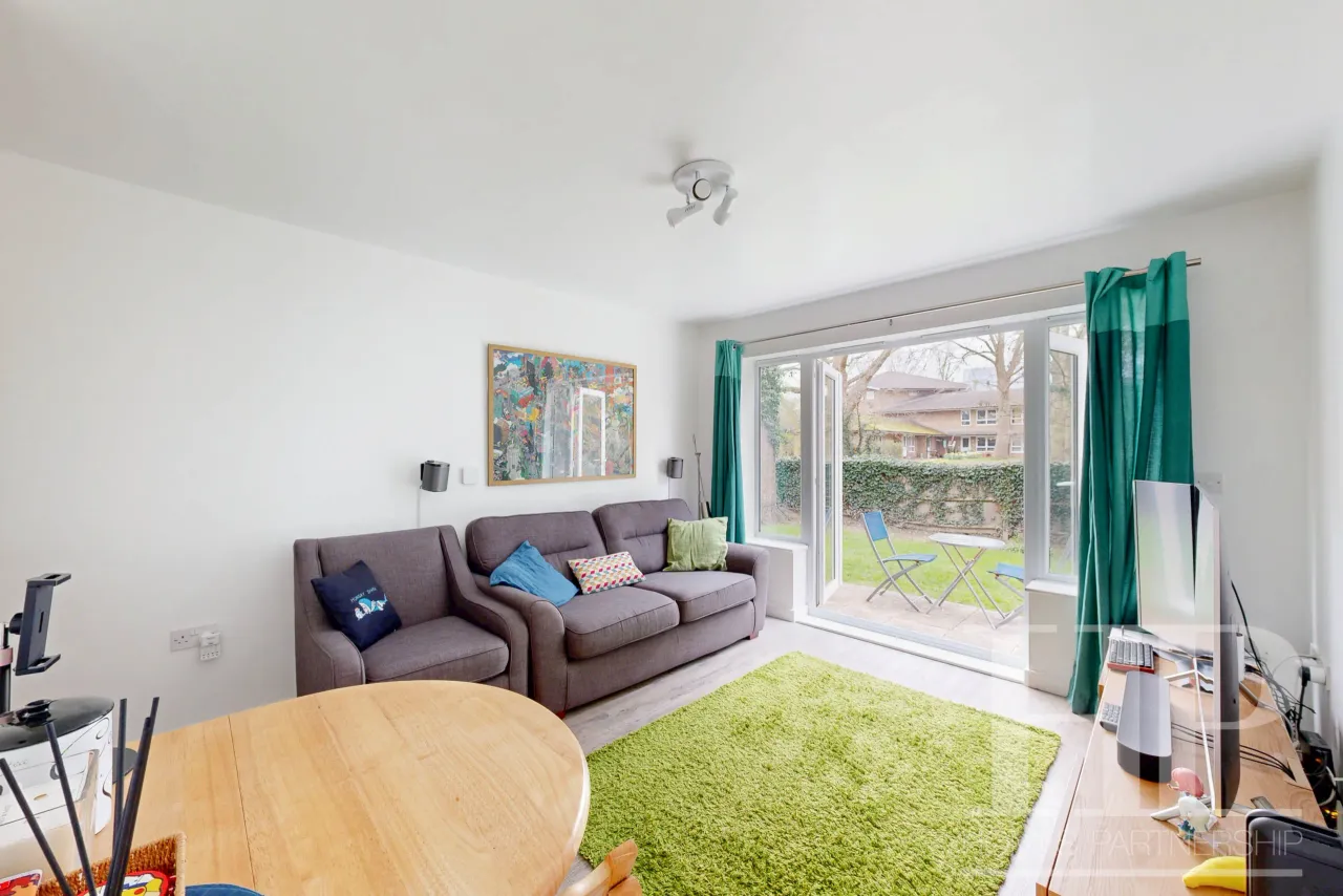 Oakbrook Woodfield Road, Crawley, RH10, photo 5