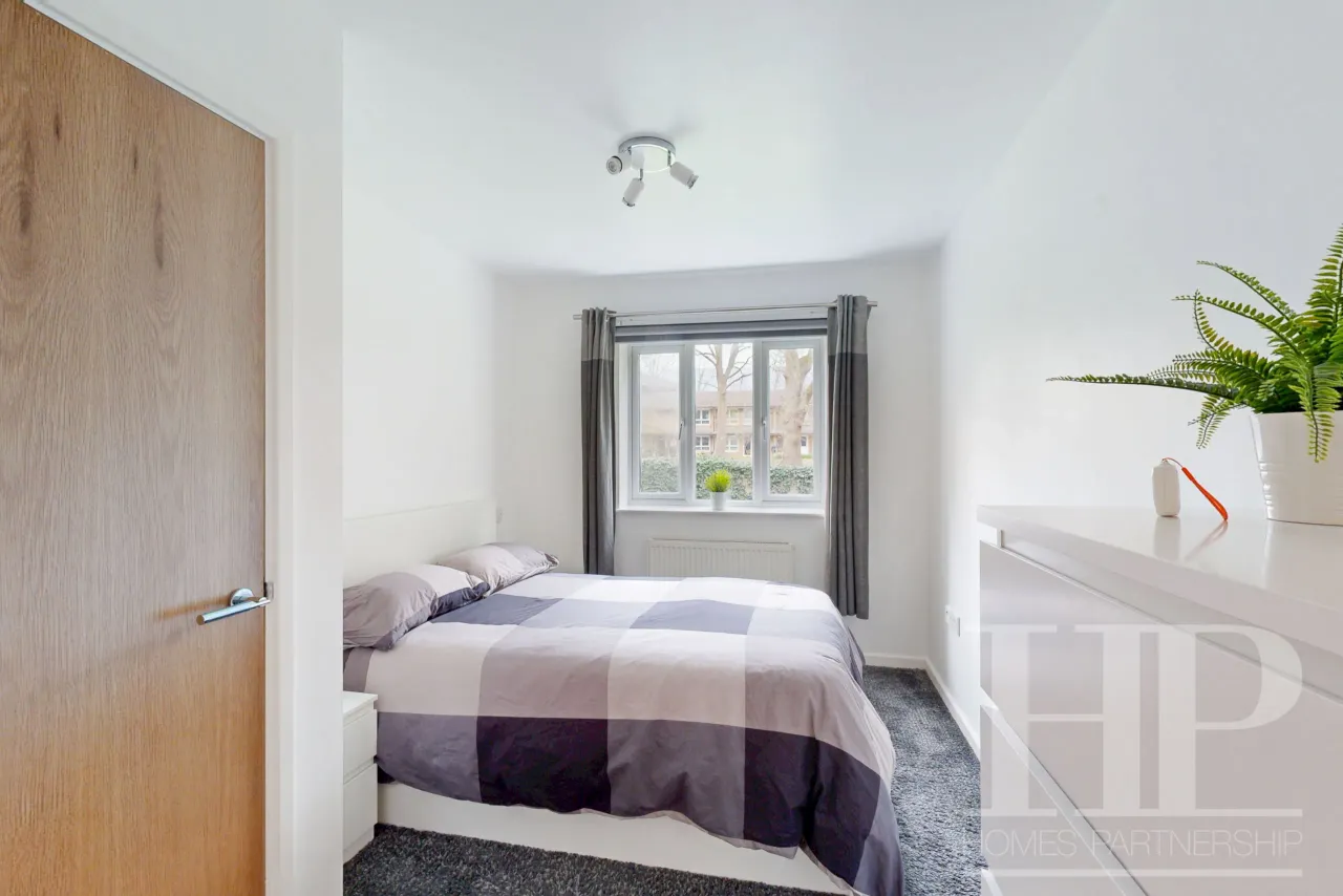 Oakbrook Woodfield Road, Crawley, RH10, photo 8