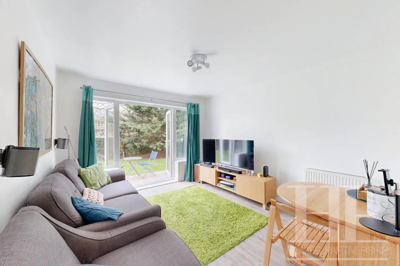 Oakbrook Woodfield Road, Crawley, RH10, photo 2