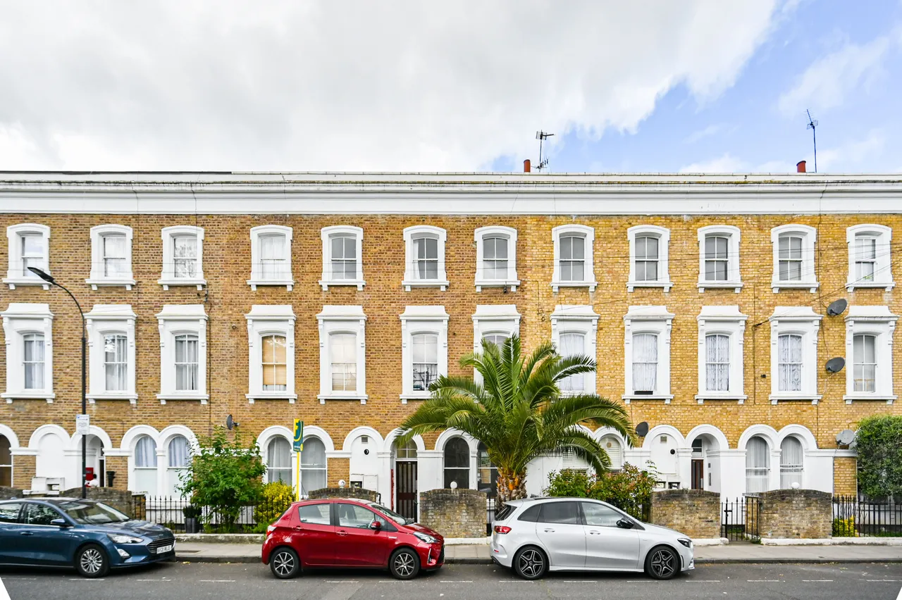 flat for sale — 32b Cedarne Road, London