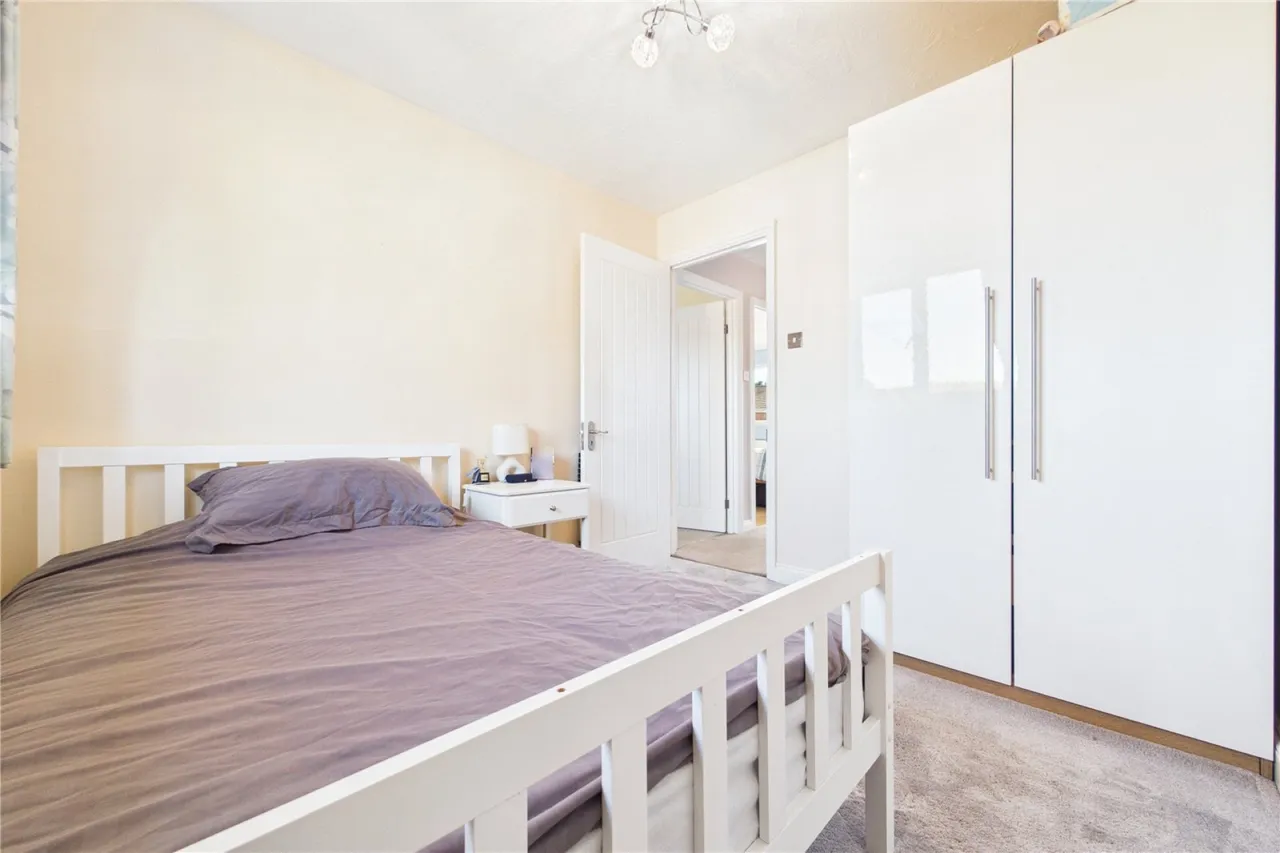 Oak Tree Walk, Purley on Thames, RG8, photo 12