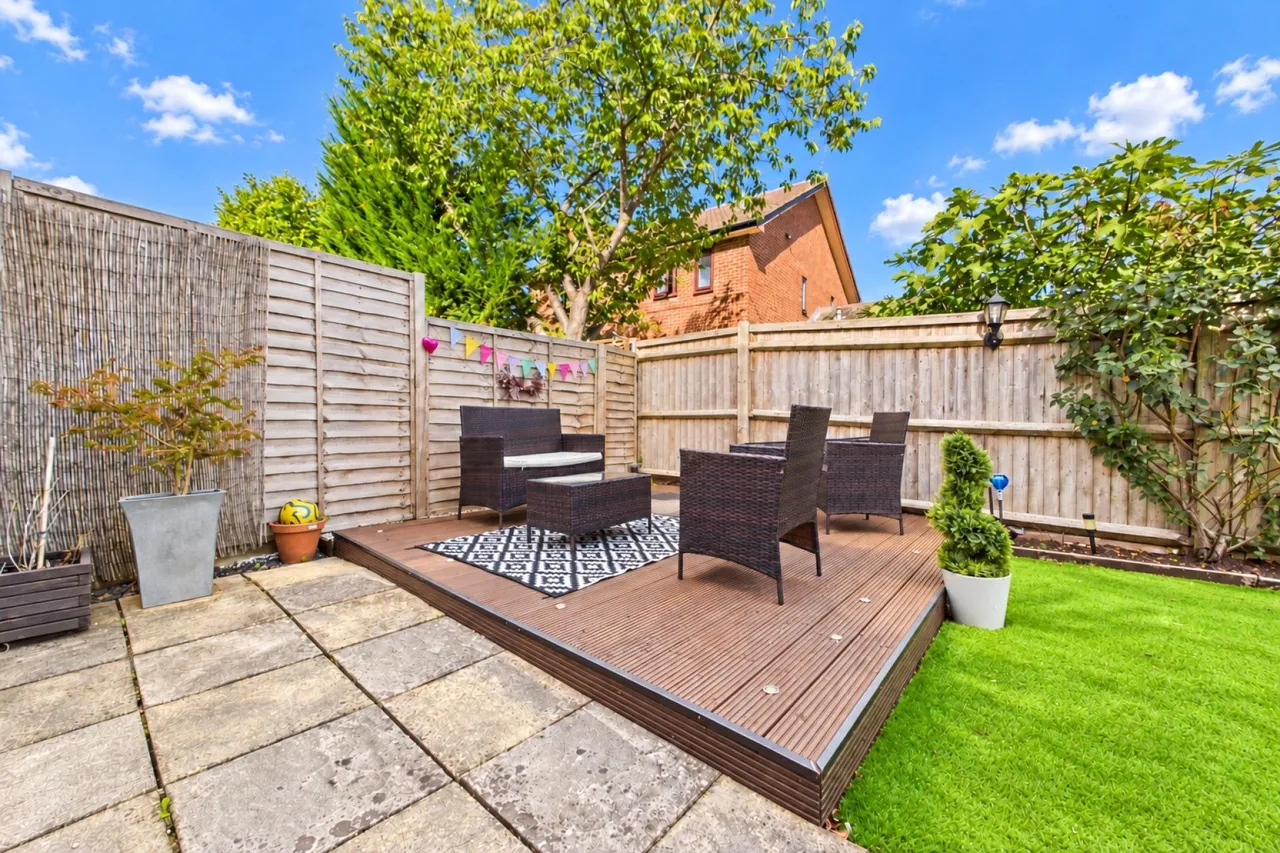Oak Tree Walk, Purley on Thames, RG8, photo 15