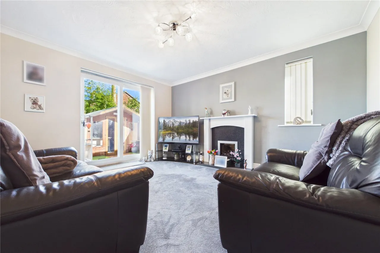 Oak Tree Walk, Purley on Thames, RG8, photo 5