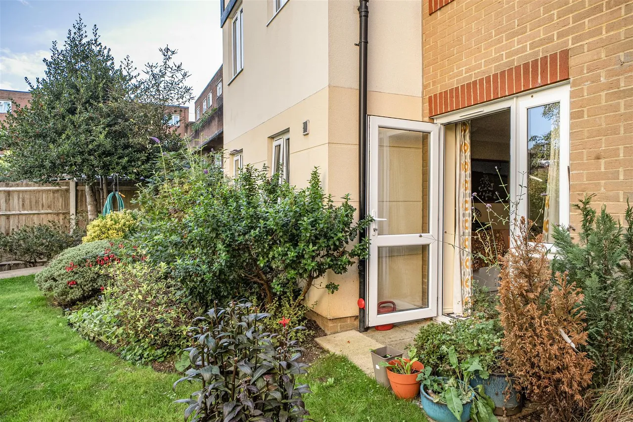 Brambledown Road, Wallington, SM6, photo 2