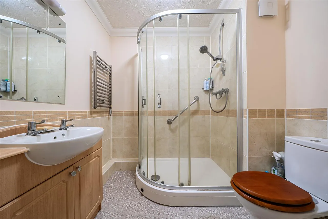 Brambledown Road, Wallington, SM6, photo 11