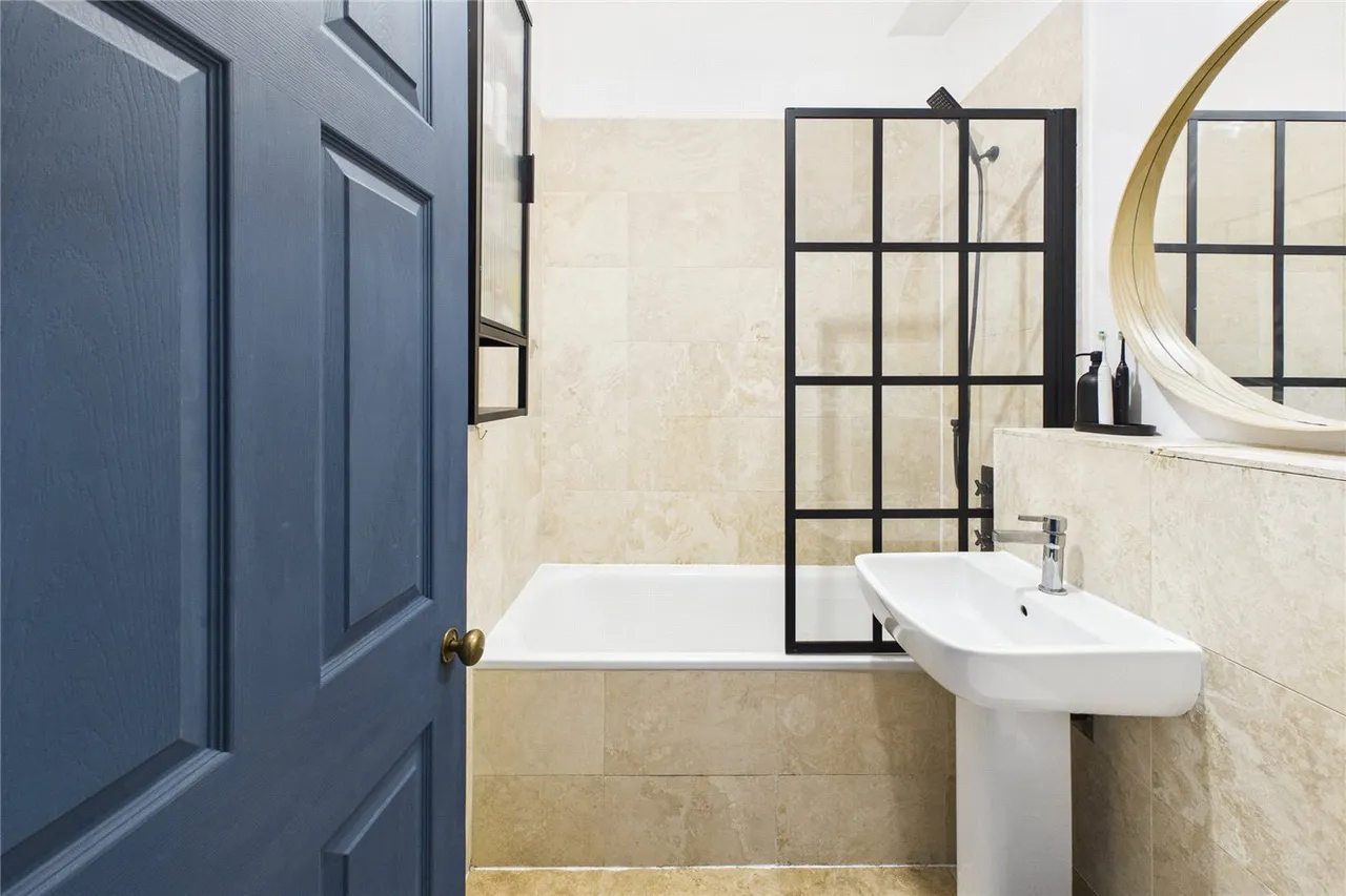 Drewstead Road, London, SW16, photo 11