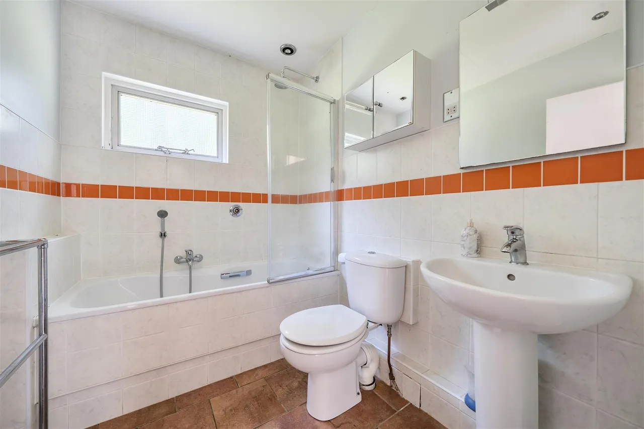 Crableck Lane, Sarisbury Green, photo 19