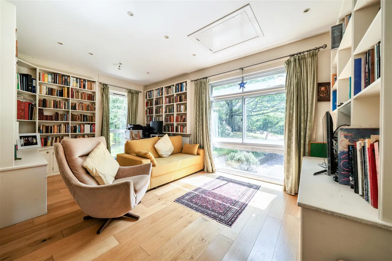 Crableck Lane, Sarisbury Green, photo 6