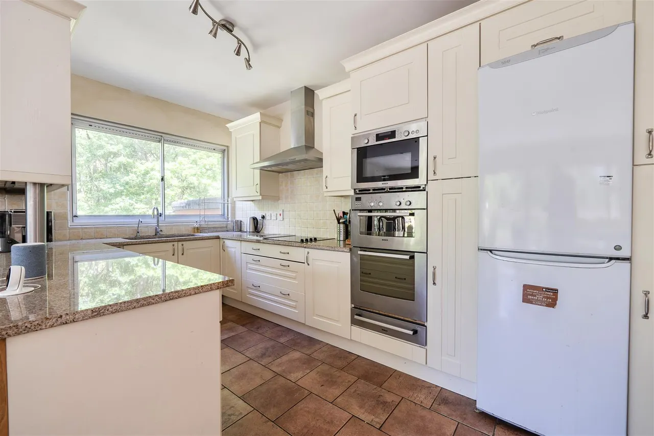 Crableck Lane, Sarisbury Green, photo 10