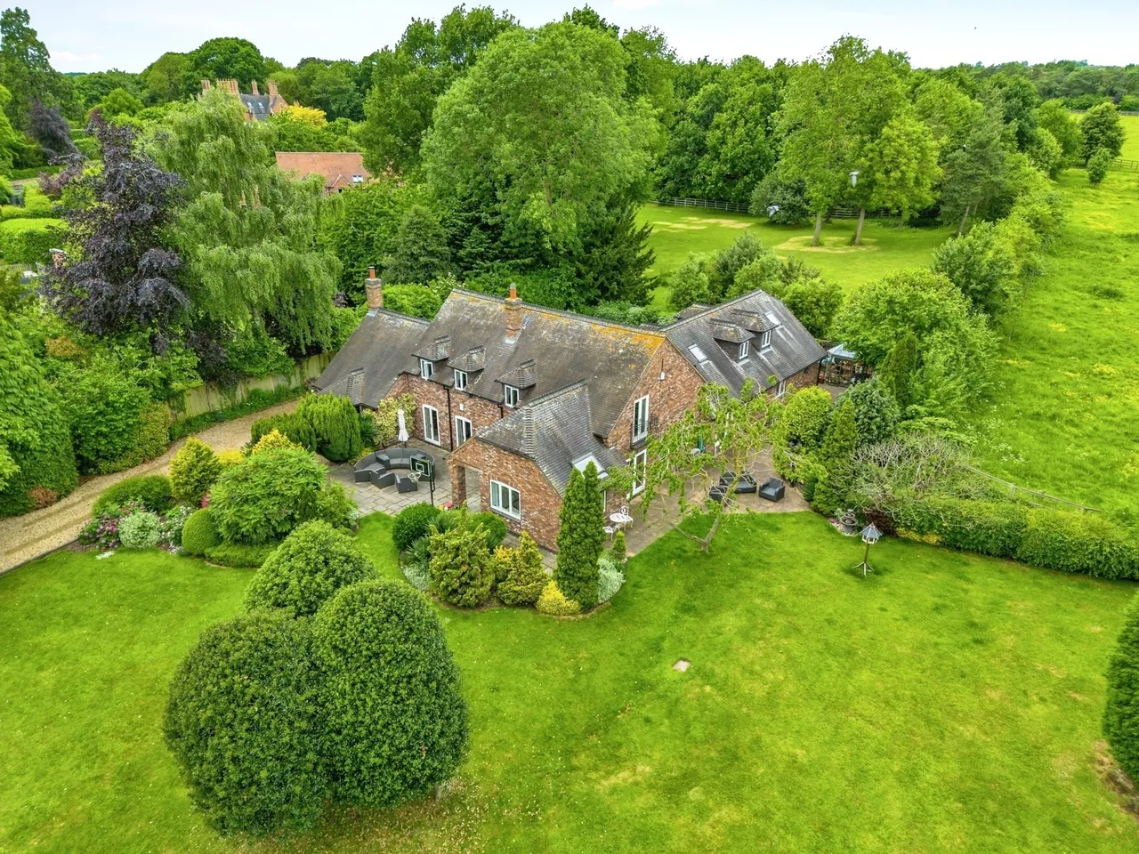 6 bed house for sale, The Green, Car Colston, NG13