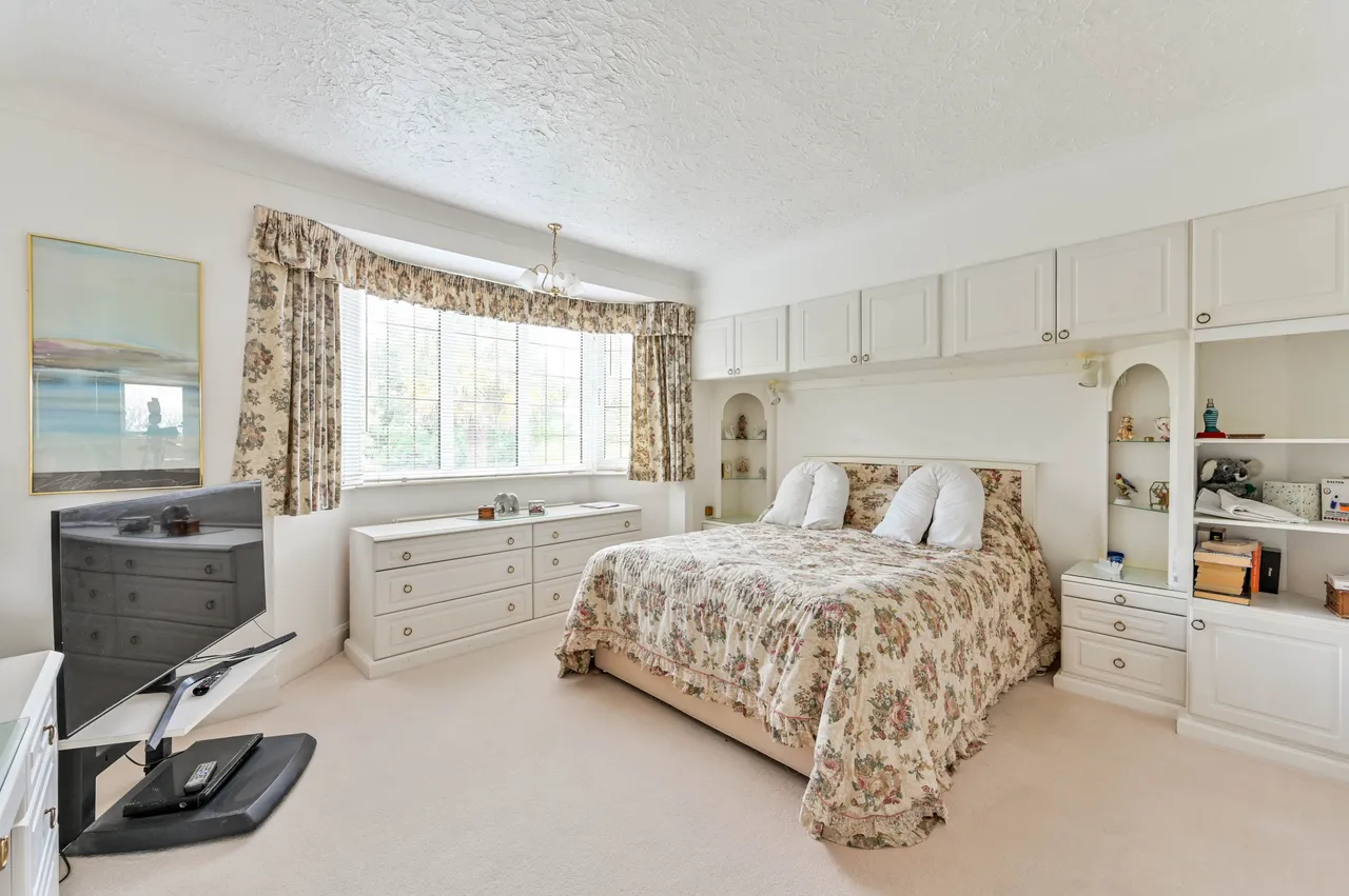 84 Motspur Park, New Malden, photo 5