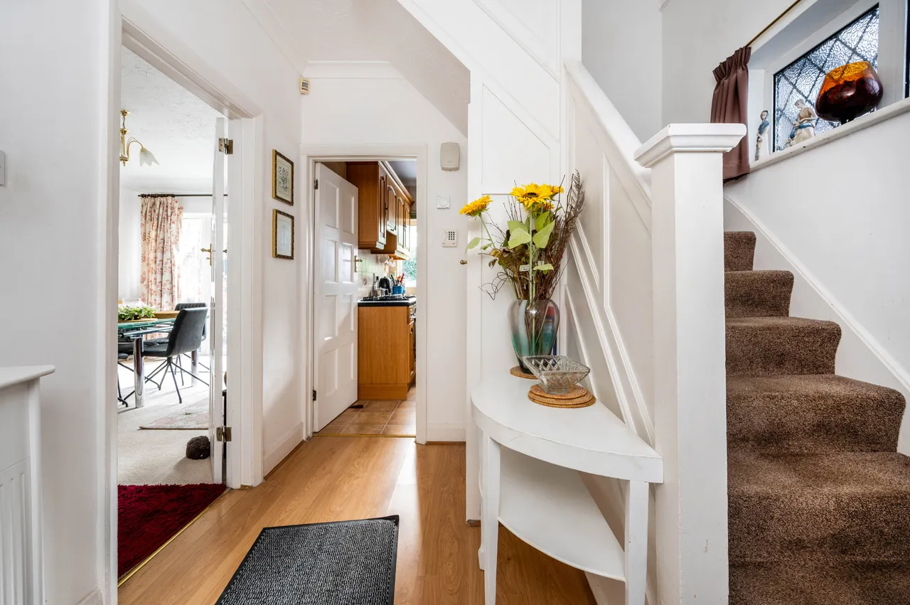 84 Motspur Park, New Malden, photo 10