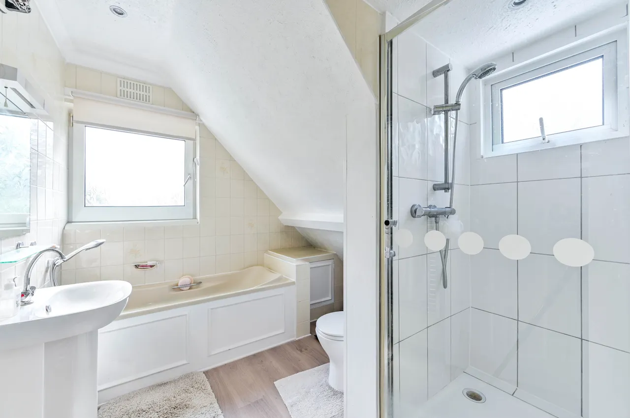 84 Motspur Park, New Malden, photo 9