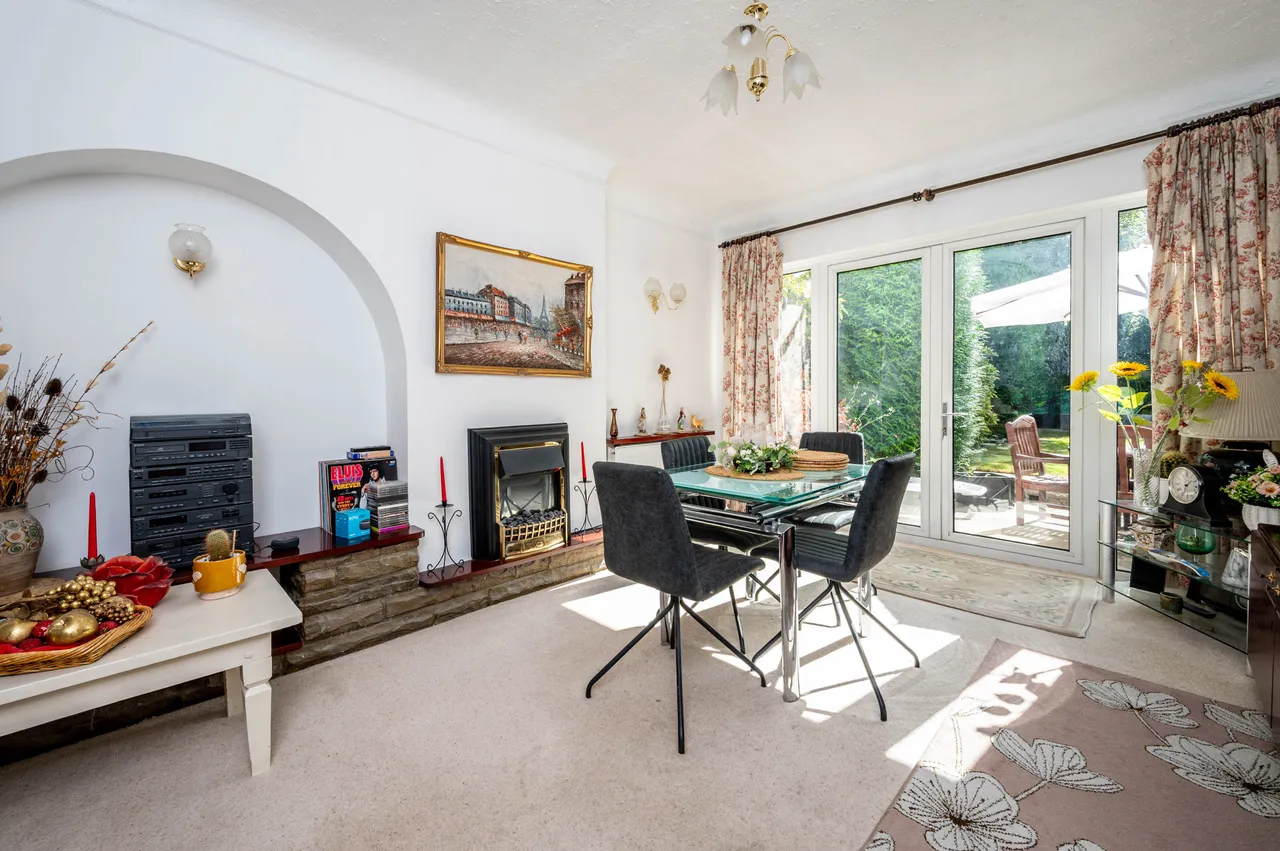 84 Motspur Park, New Malden, photo 3