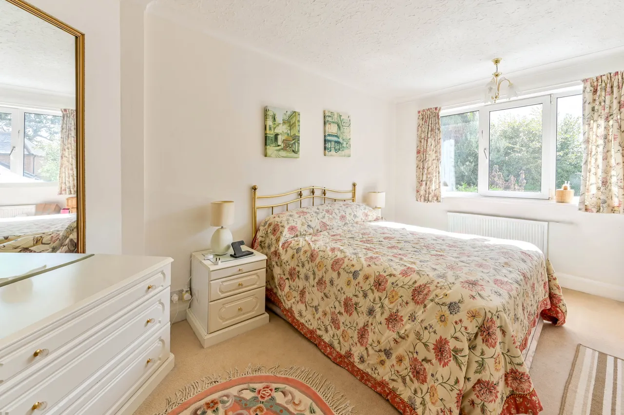 84 Motspur Park, New Malden, photo 6