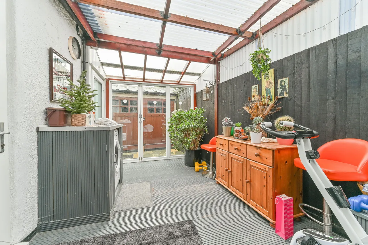 84 Motspur Park, New Malden, photo 8