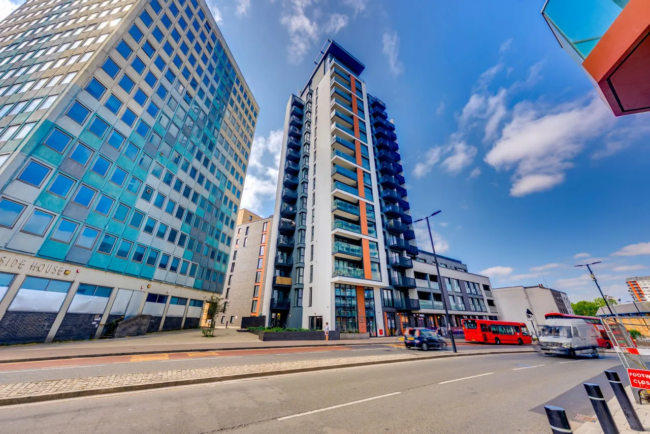 Woolwich High Street, London, SE18, photo 25