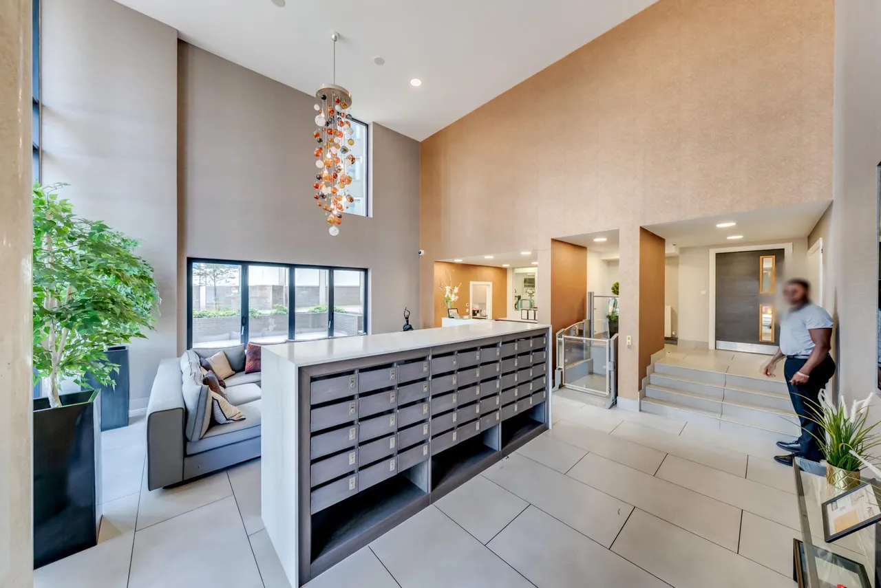 Woolwich High Street, London, SE18, photo 26