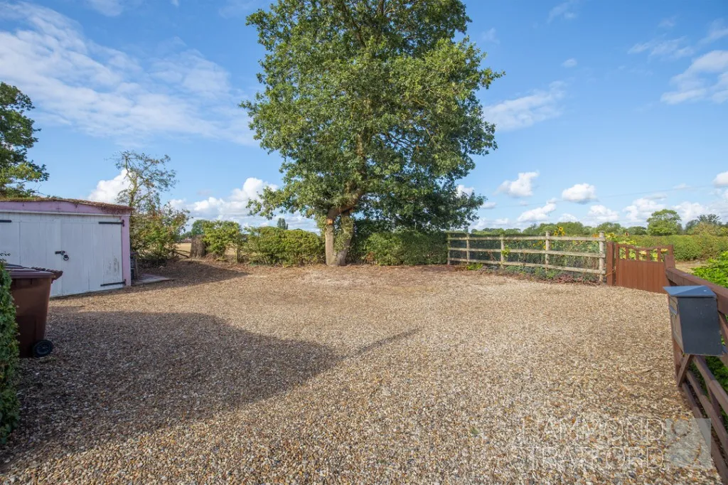 Silver Street, Besthorpe, photo 6