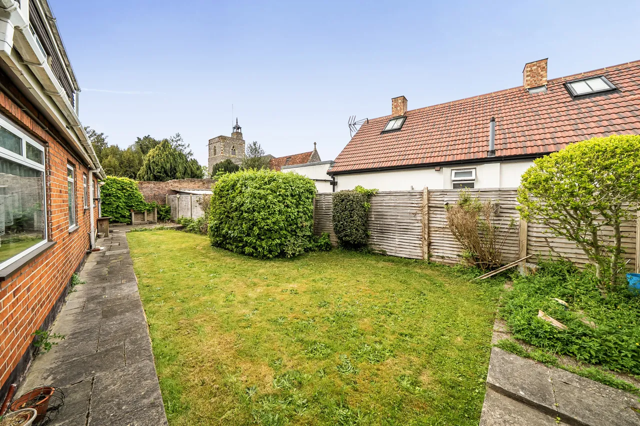 Detached bungalow requiring modernisation with potential to add value, UB7, photo 14
