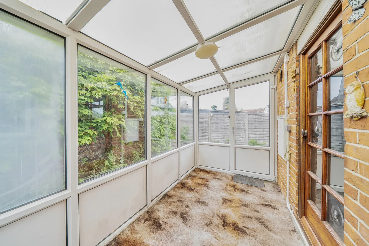 Detached bungalow requiring modernisation with potential to add value, UB7, photo 6