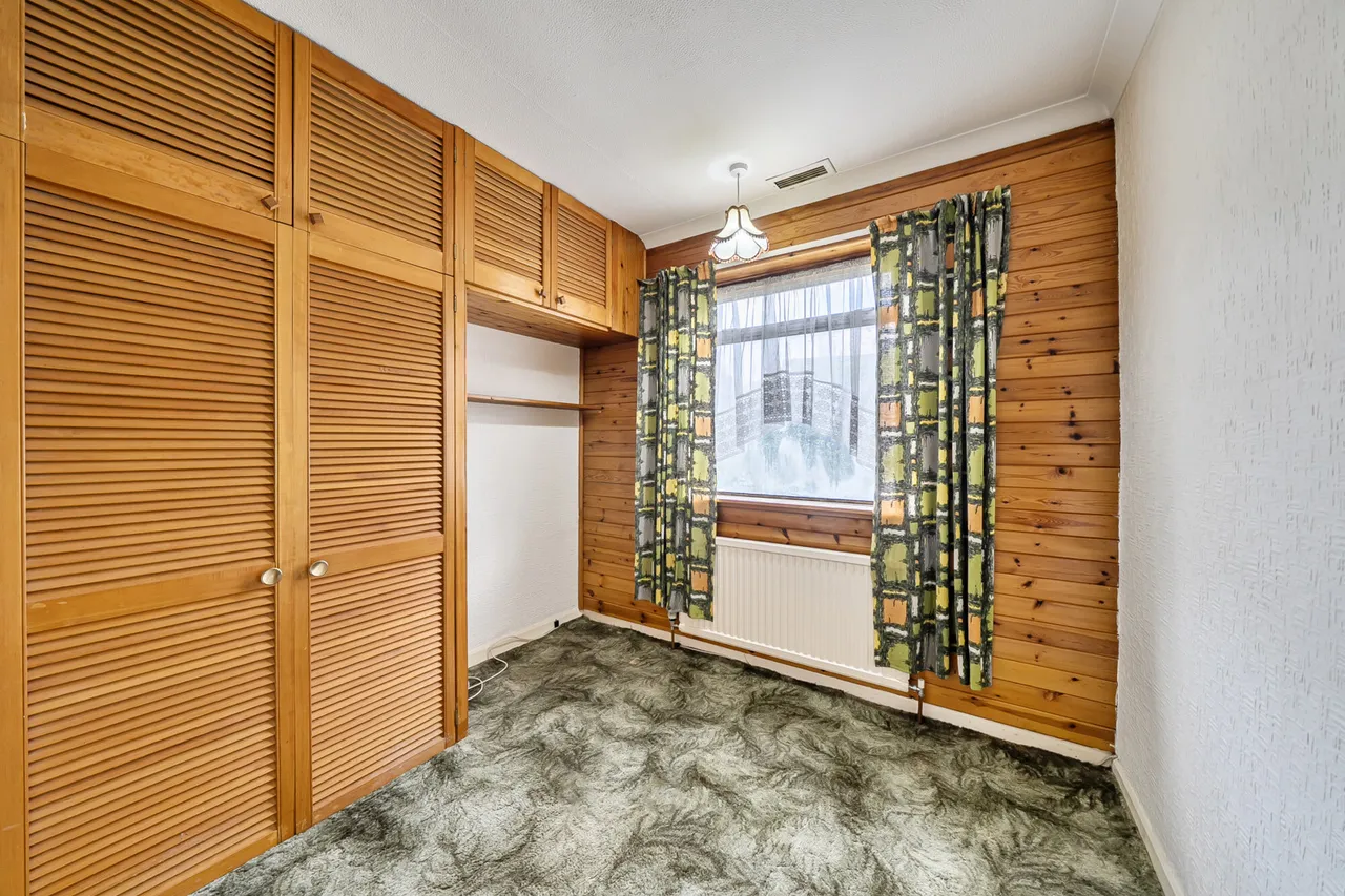 Detached bungalow requiring modernisation with potential to add value, UB7, photo 9