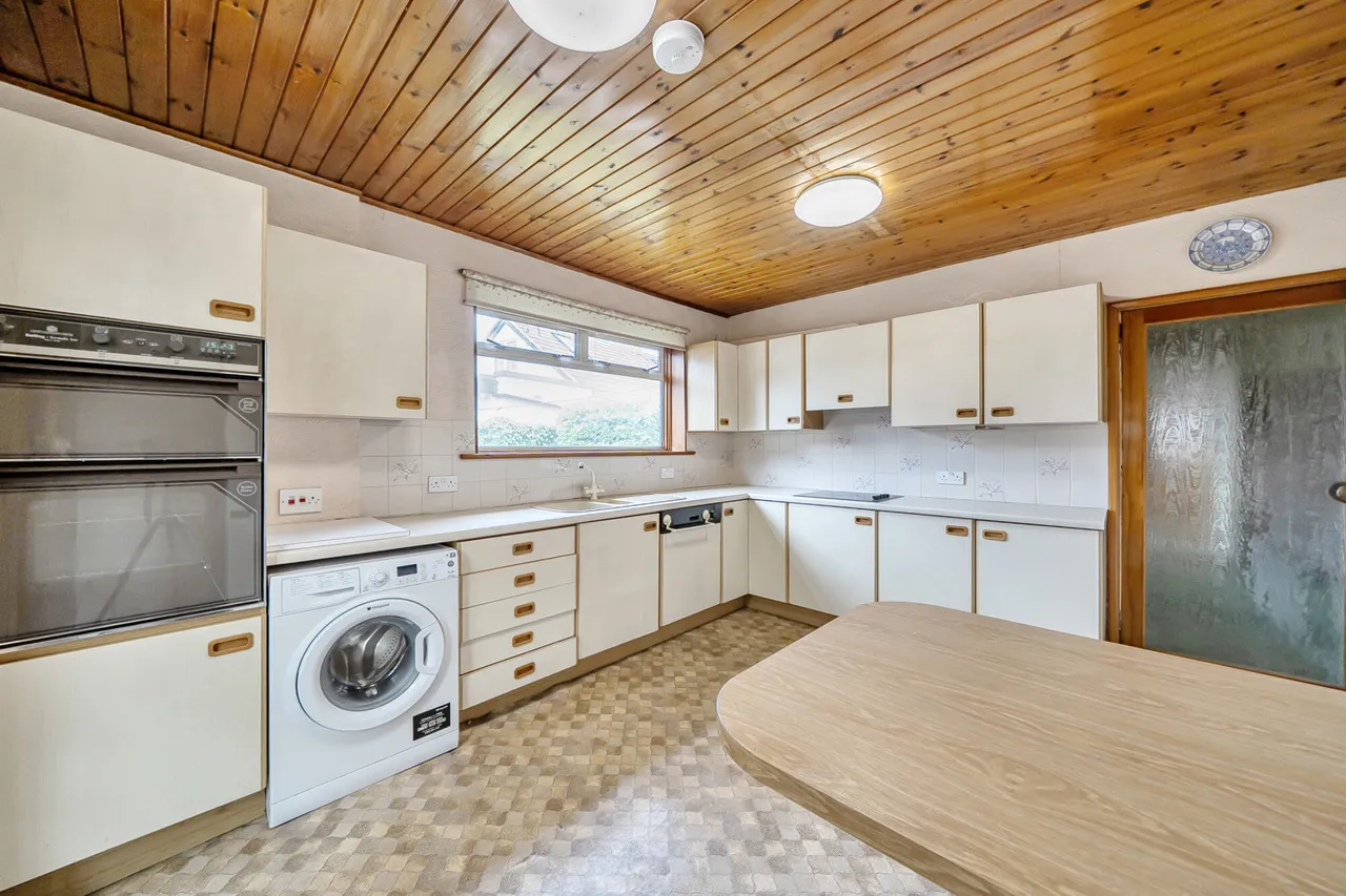 Detached bungalow requiring modernisation with potential to add value, UB7, photo 5