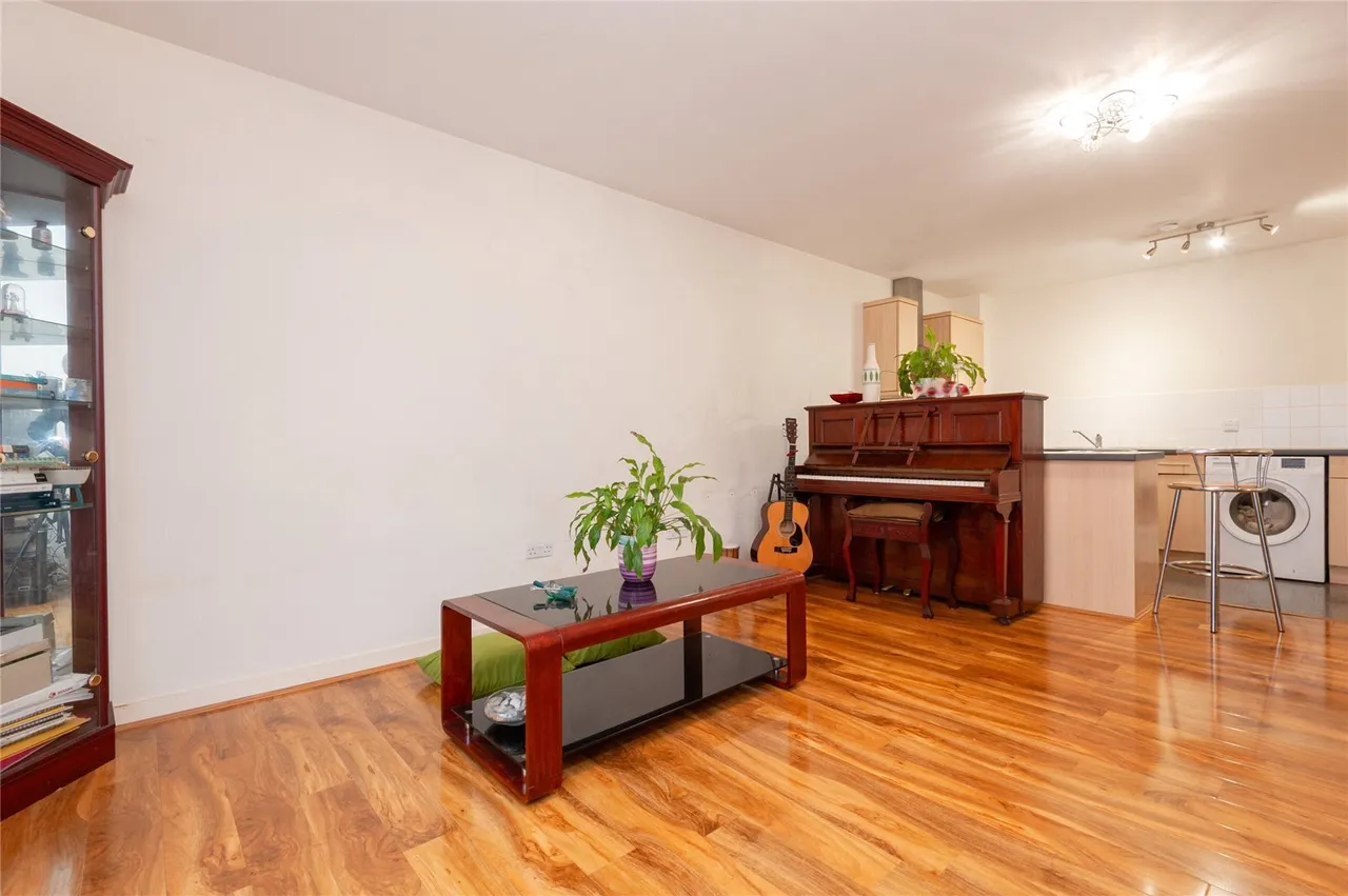 Prince Regent Road, Hounslow, TW3, photo 10