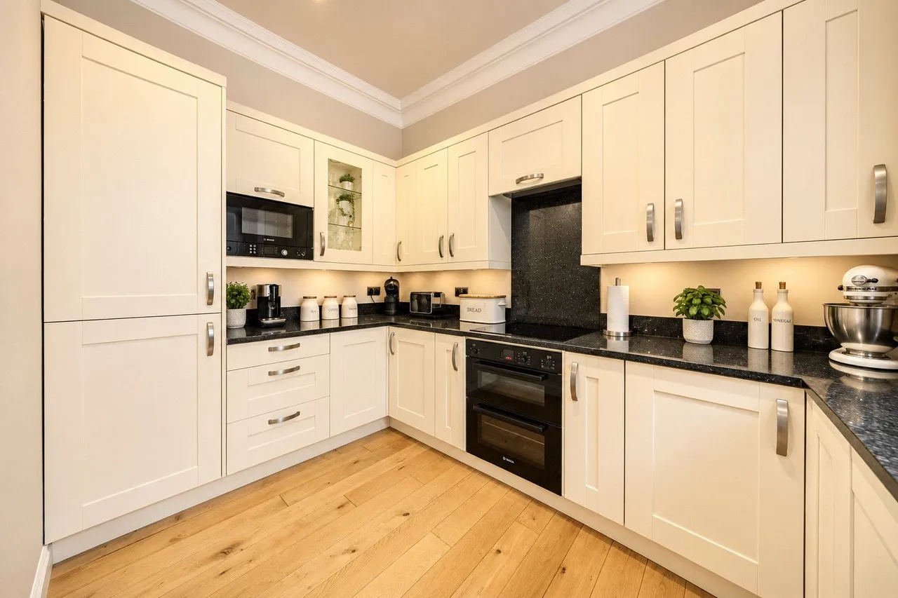 Crawshaw Avenue, Pudsey, LS28, photo 13
