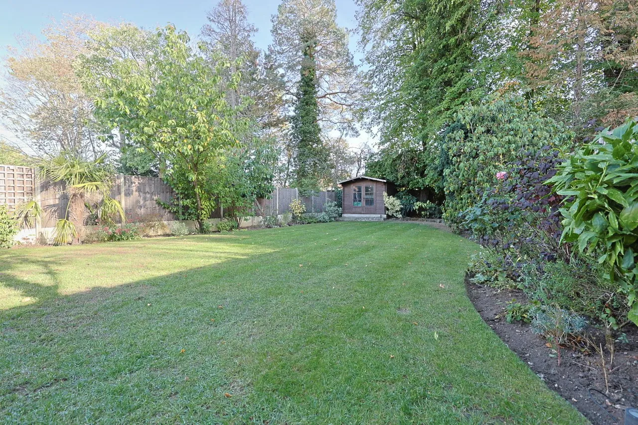 Chestnut Avenue, Edgware, HA8, photo 17