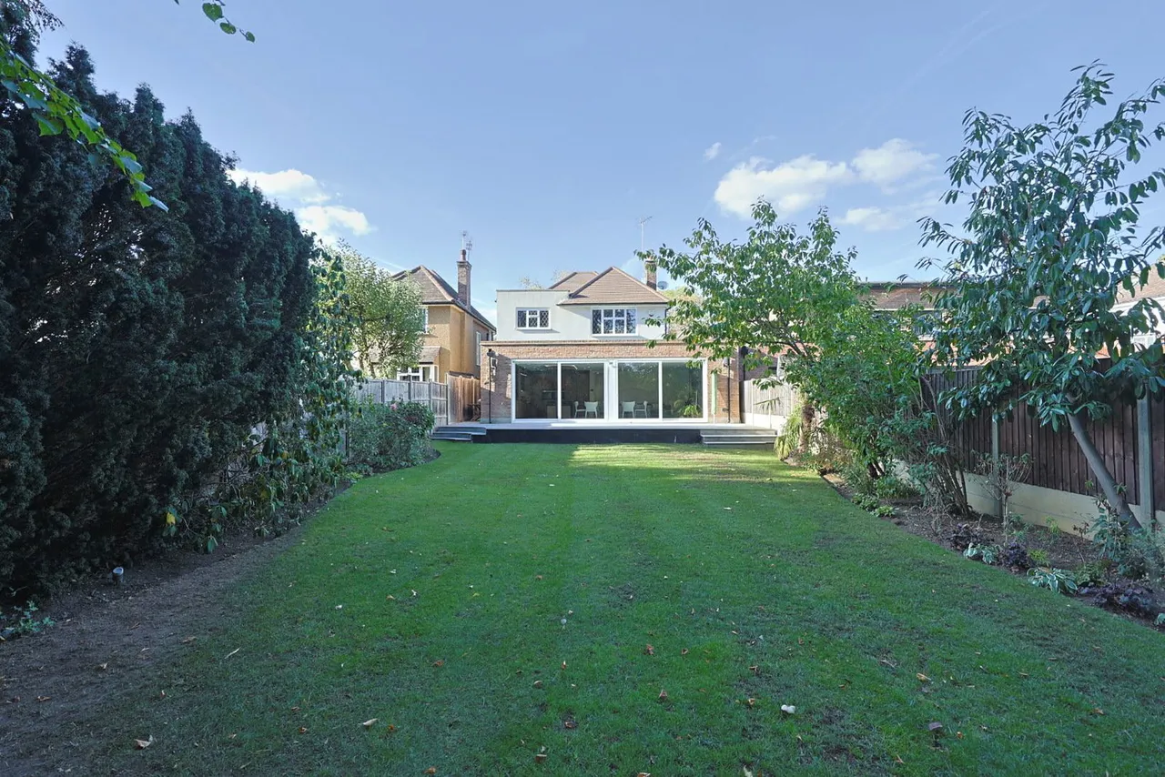 Chestnut Avenue, Edgware, HA8, photo 20