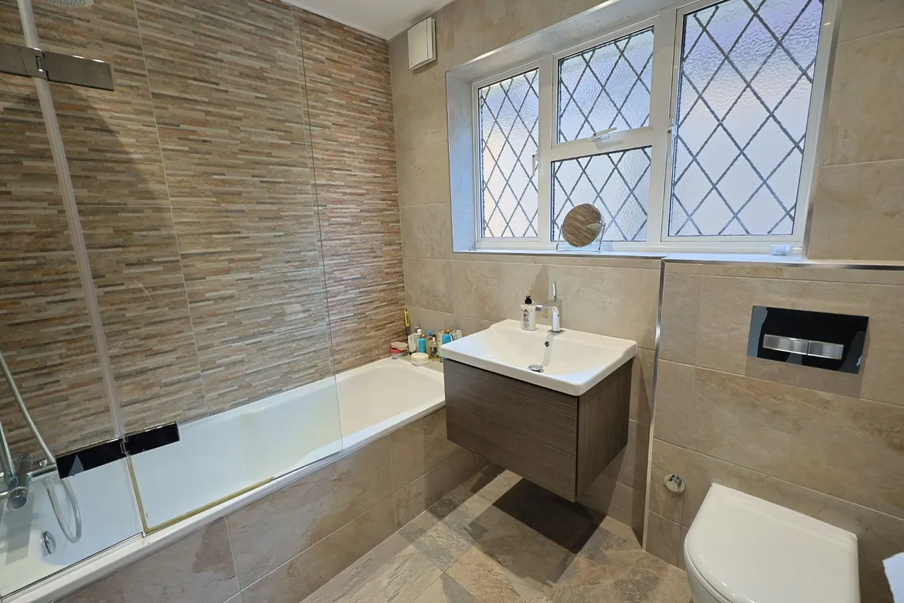 Chestnut Avenue, Edgware, HA8, photo 15