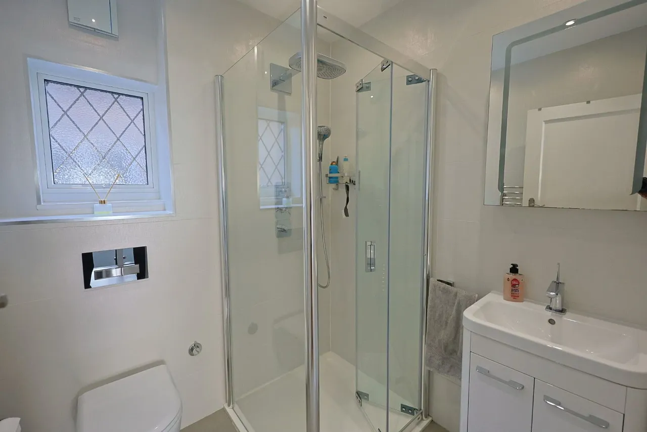 Chestnut Avenue, Edgware, HA8, photo 16