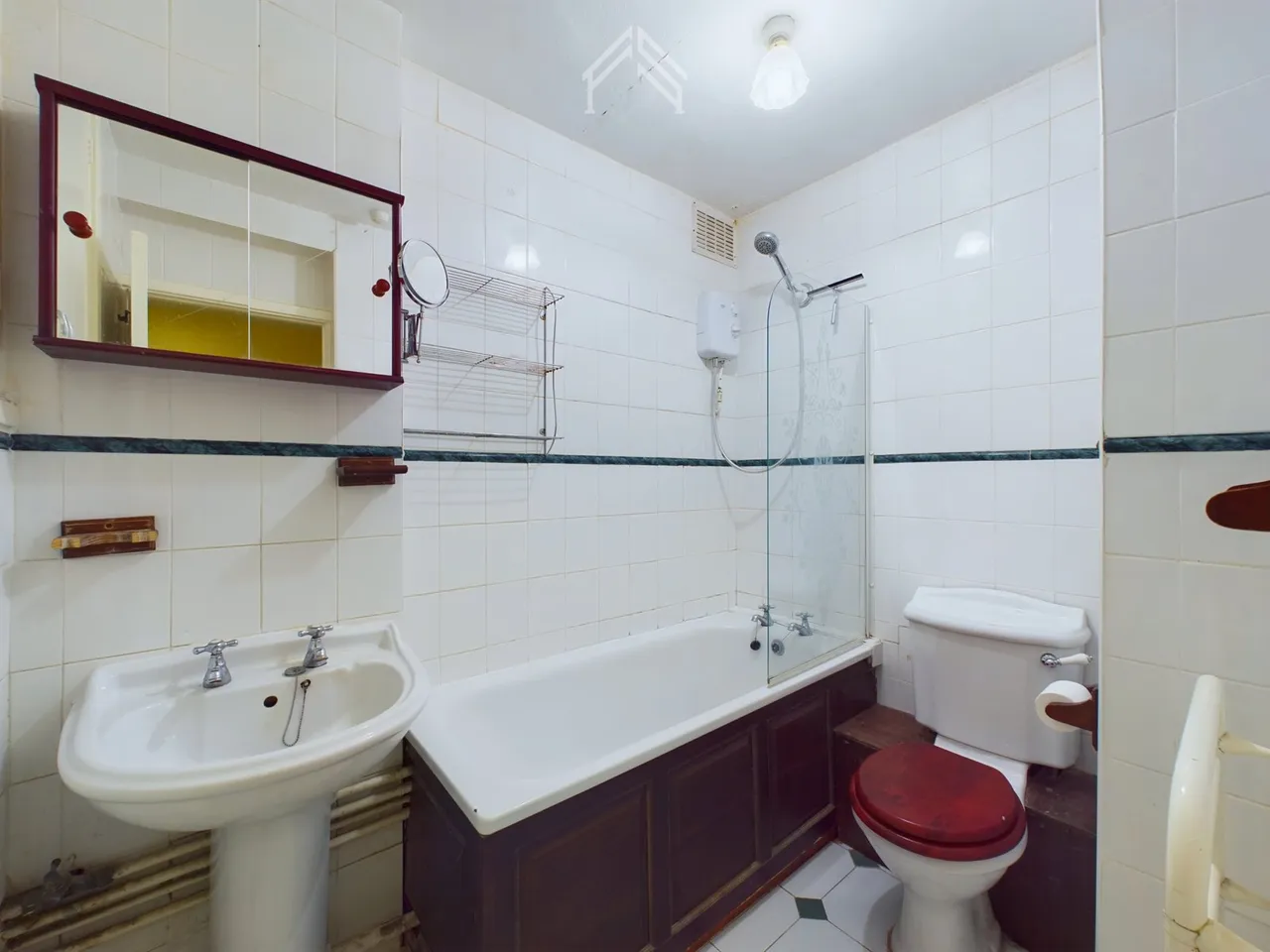 Dell Farm Road, Ruislip HA4, HA4 7SD, photo 4