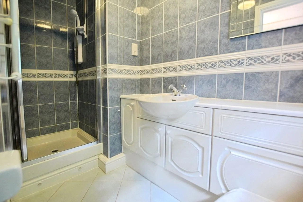 Markham Court, Camberley, GU15, photo 10