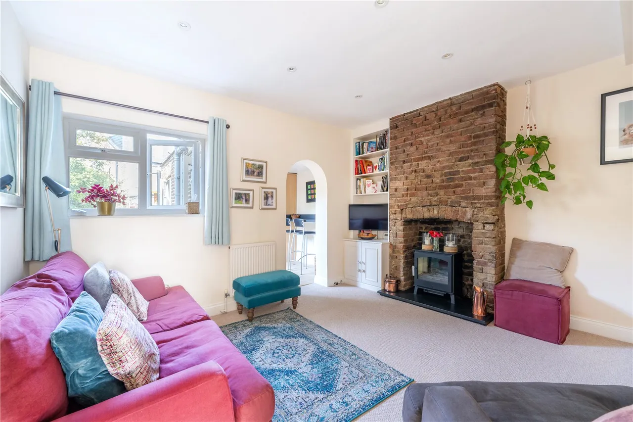 Marsh Farm Road, Twickenham, TW2 6SH, photo 2