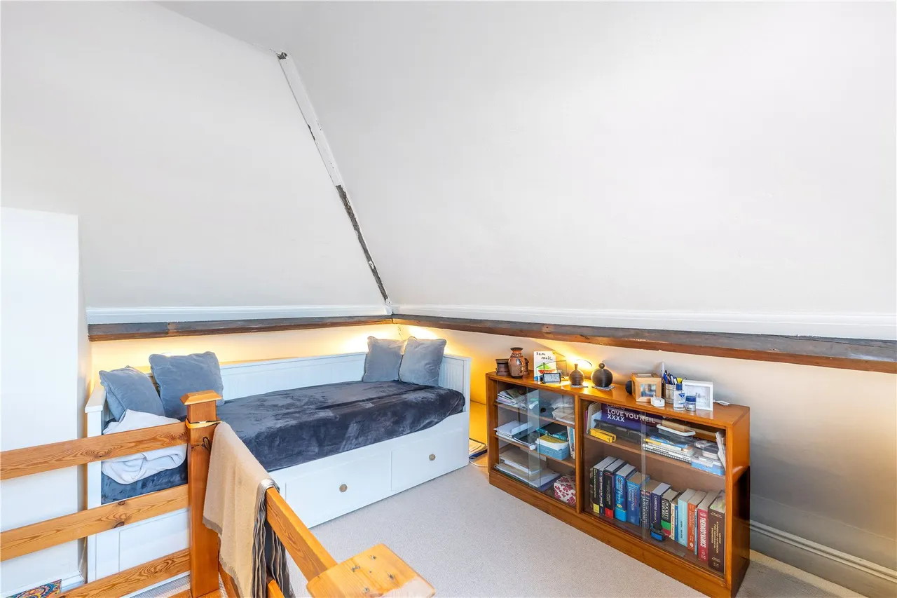Marsh Farm Road, Twickenham, TW2 6SH, photo 12