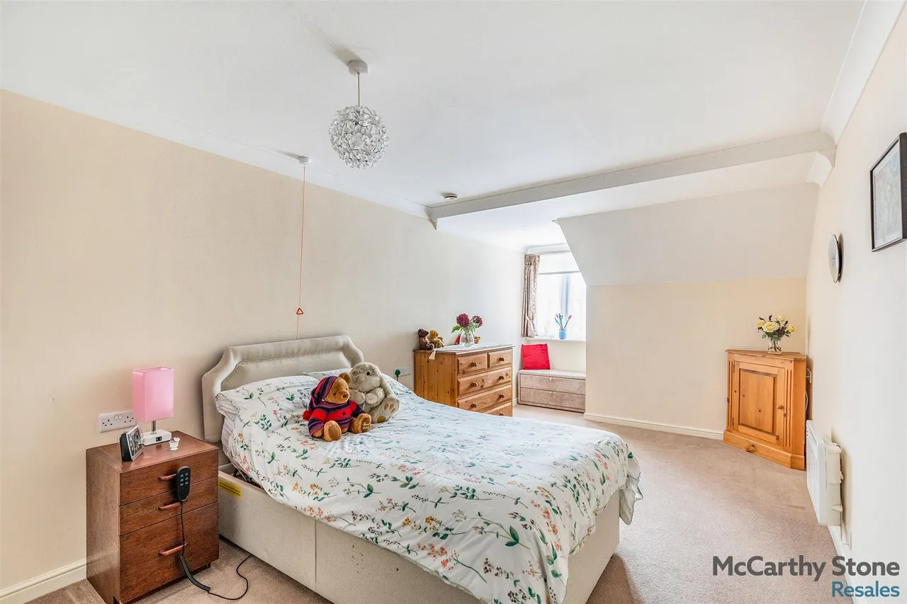 High Street South, Rushden, NN10, photo 8