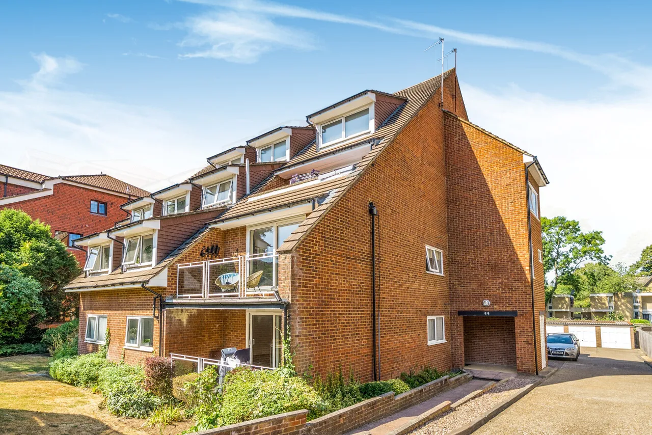 2 bed flat for sale — Albemarle Road, Beckenham, BR3