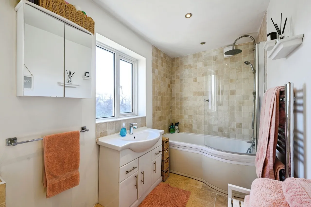 Kingston Road, Leatherhead, KT22, photo 7