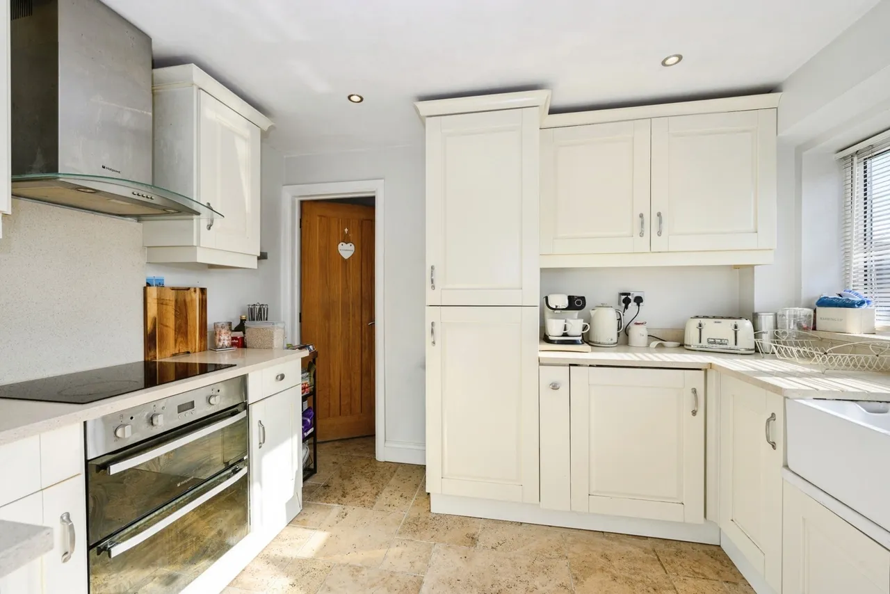 Kingston Road, Leatherhead, KT22, photo 6