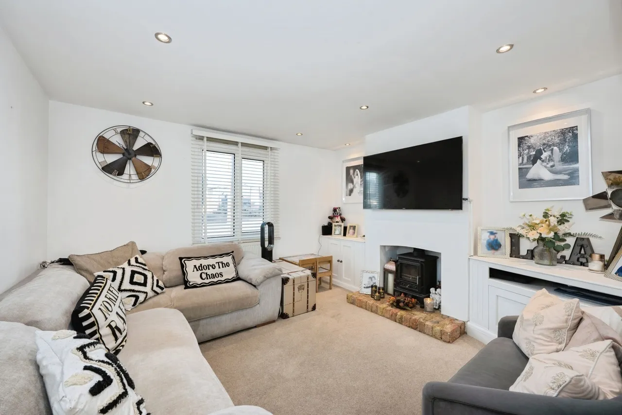 Kingston Road, Leatherhead, KT22, photo 3