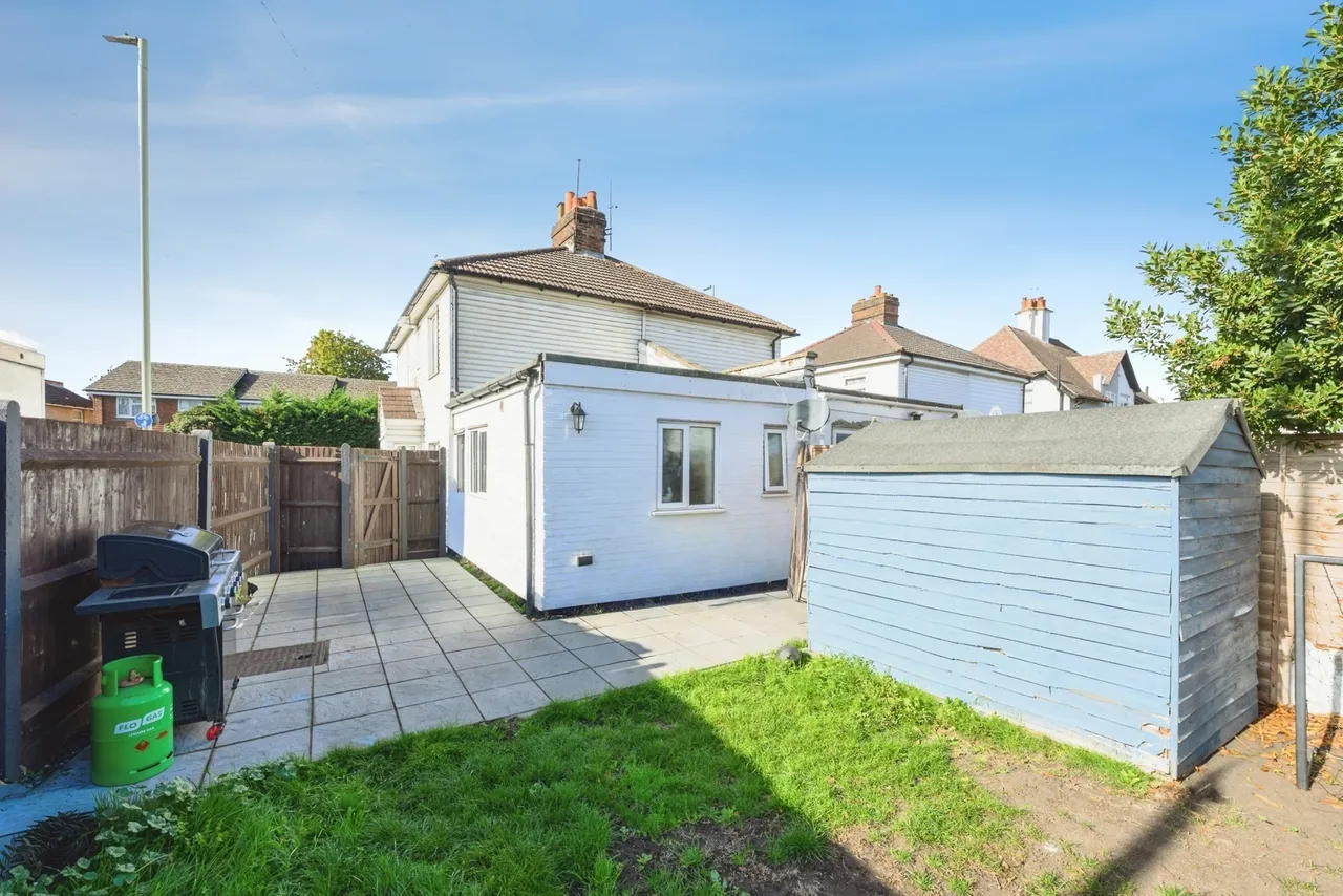 Kingston Road, Leatherhead, KT22, photo 5