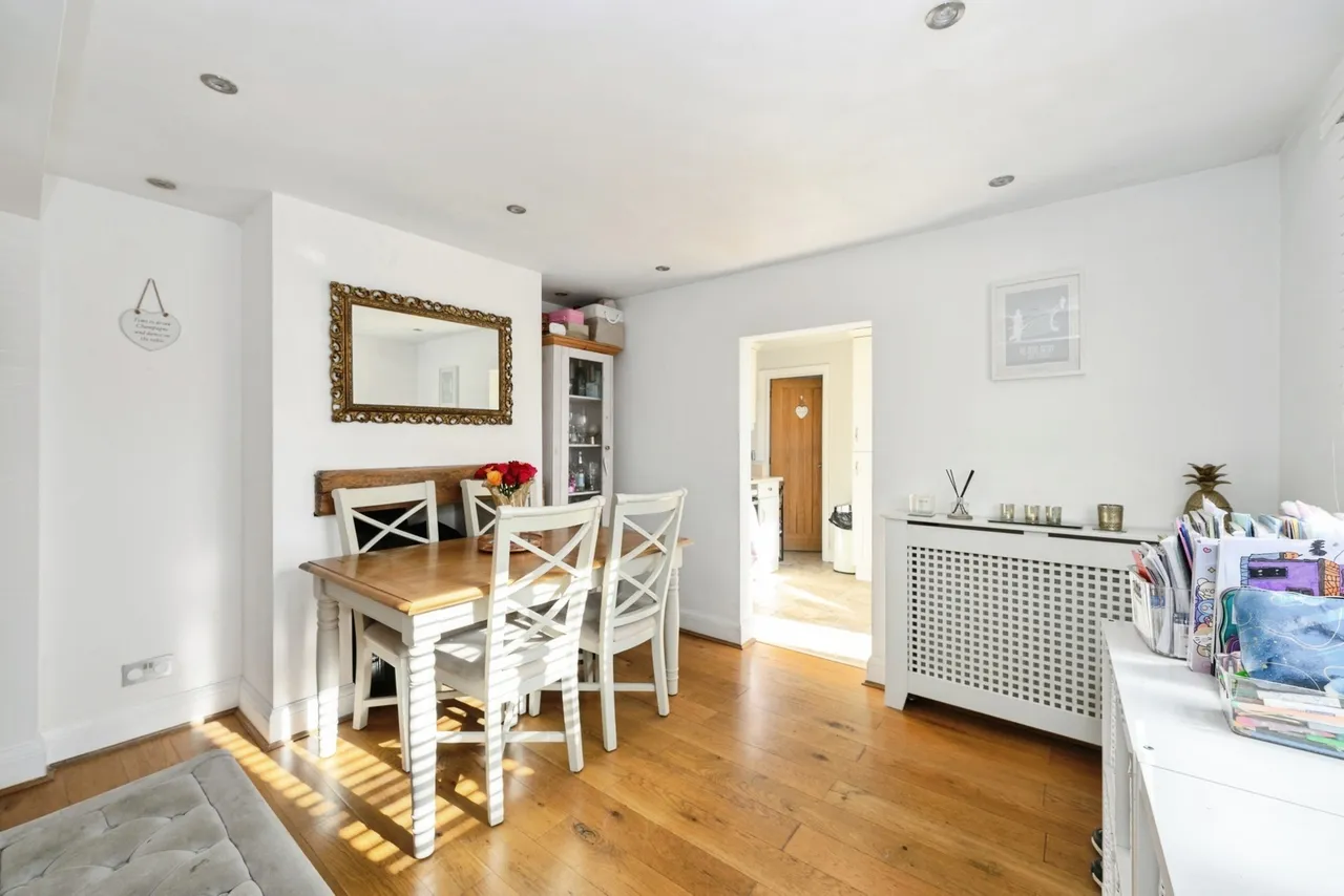 Kingston Road, Leatherhead, KT22, photo 14