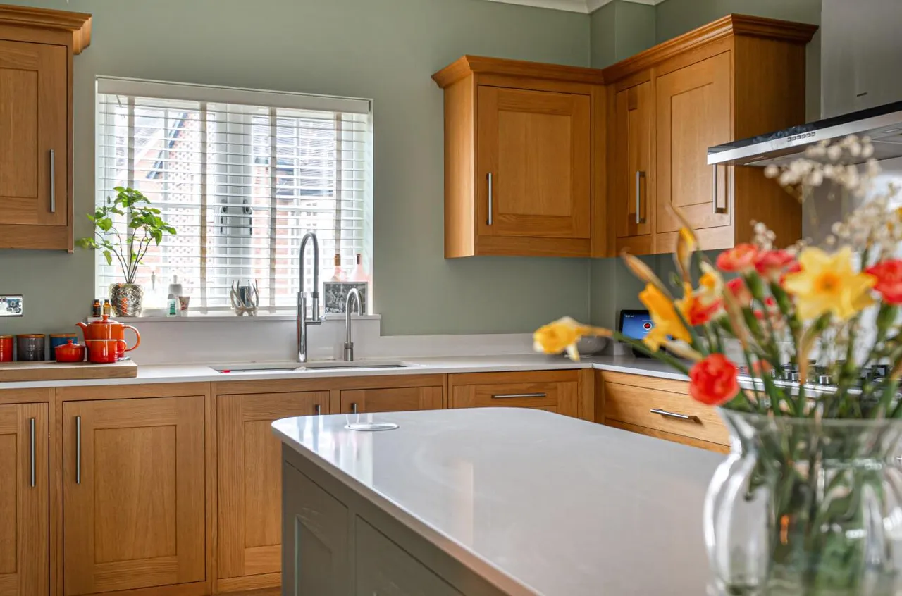 Acres, Semi-Rural Ditton, photo 11